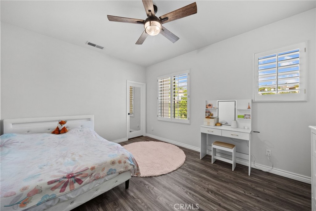 28251 Infinity Circle Saugus, CA 91390 - Photo 42 of 63 Gallery Image 42