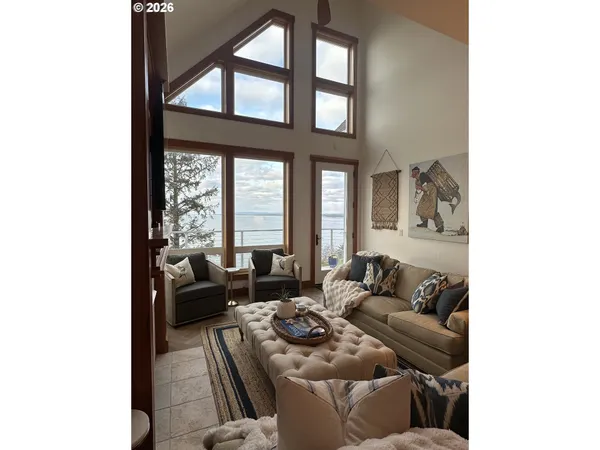 $849,999 | 3912 Sunset Boulevard, Unit A202, Seaside, OR 97138