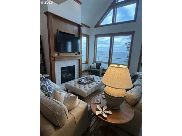 $849,999 | 3912 Sunset Boulevard, Unit A202, Seaside, OR 97138