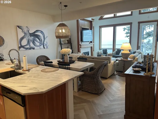 $849,999 | 3912 Sunset Boulevard, Unit A202, Seaside, OR 97138