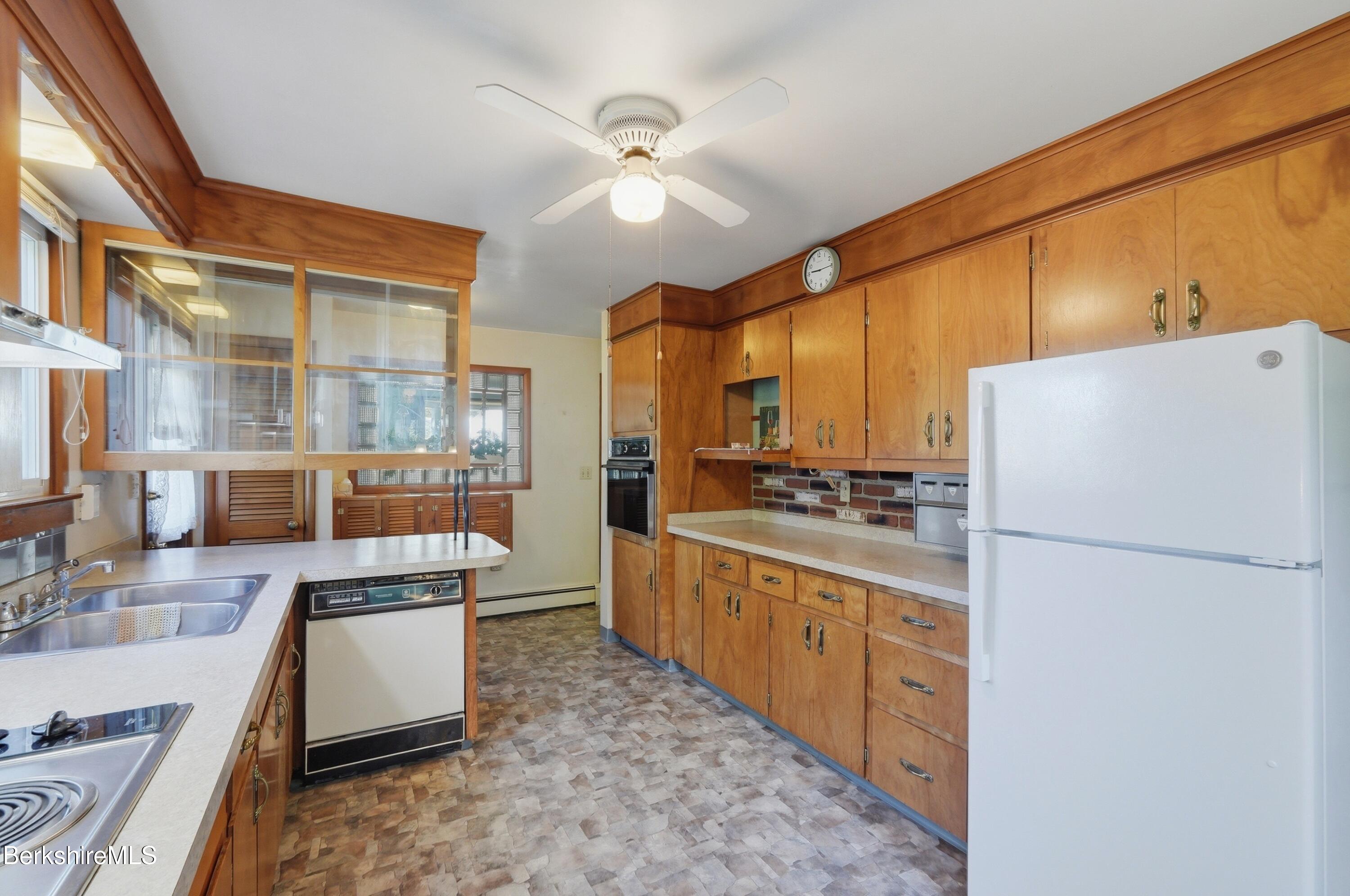 380 Cheshire Road Pittsfield, MA 01201 - Photo 11 of 37 016_cad07067