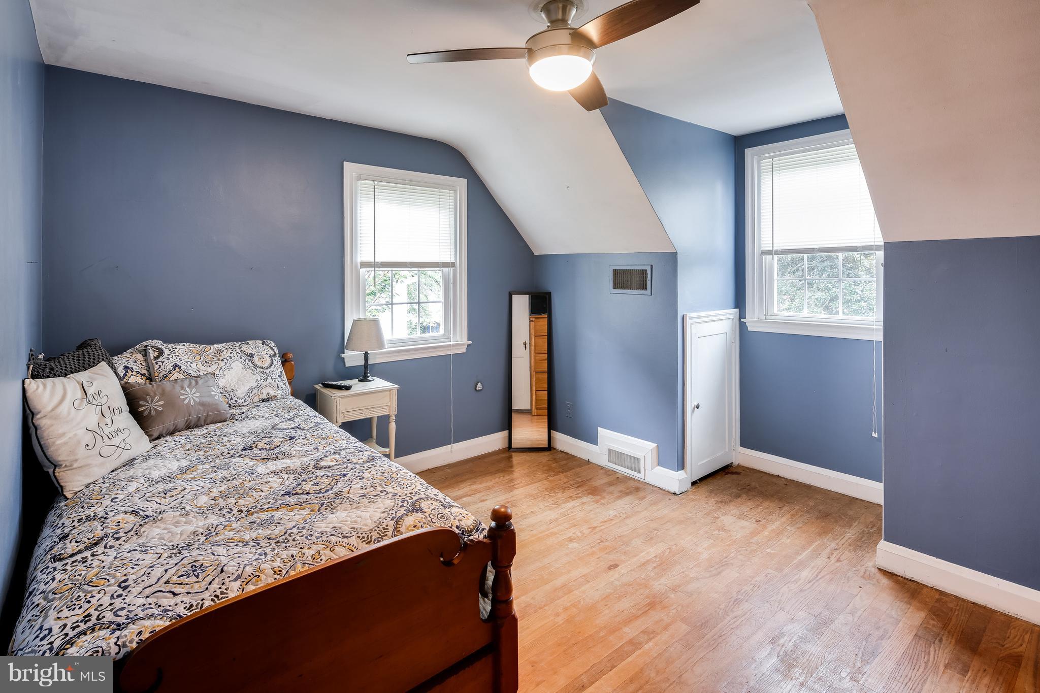 14 Tanglewood Road Baltimore, MD 21228 - Photo 21 of 26 Bedroom #2 spacious with dormer windows!