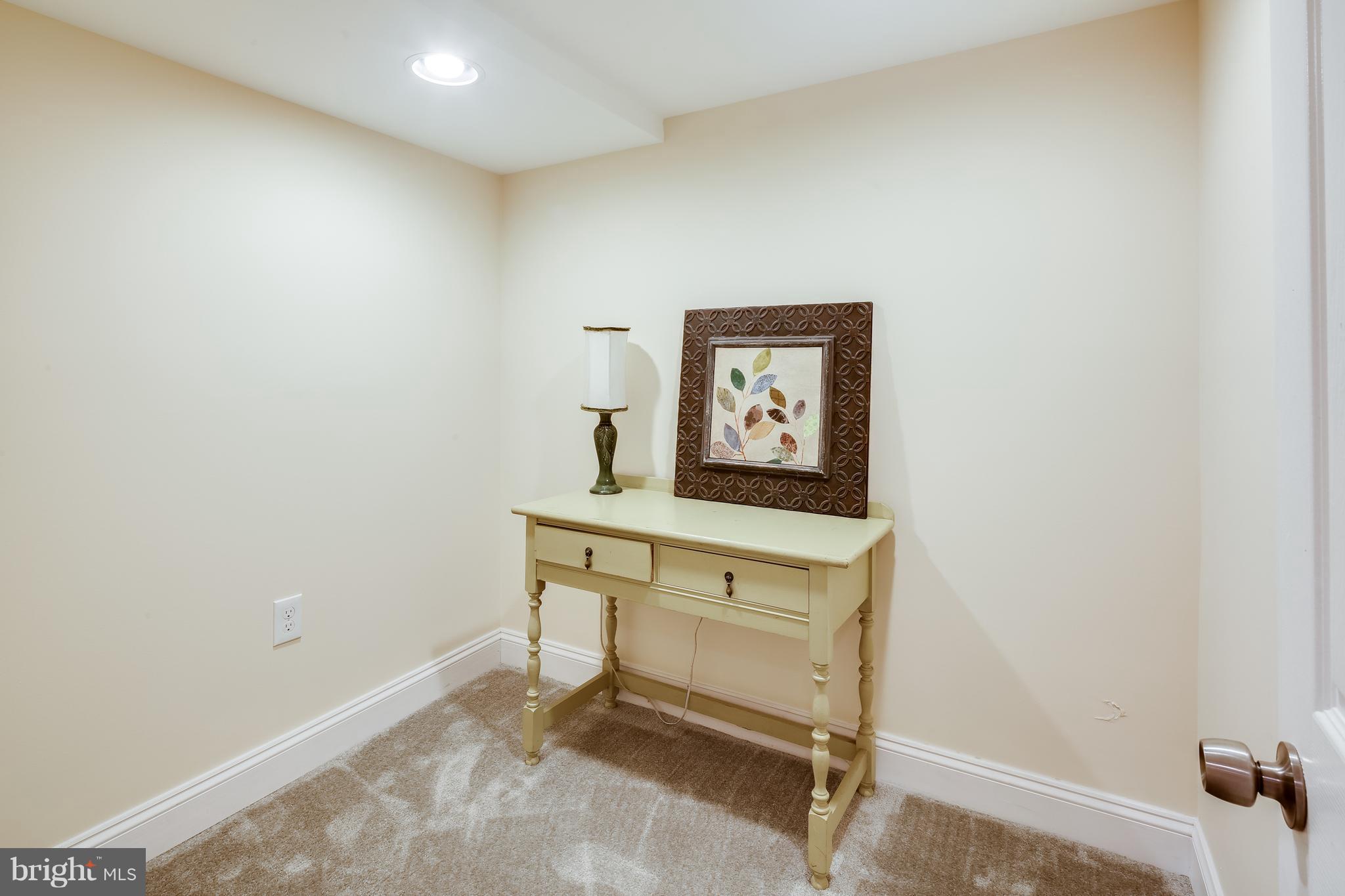 14 Tanglewood Road Baltimore, MD 21228 - Photo 23 of 26 Office space in the Basement!