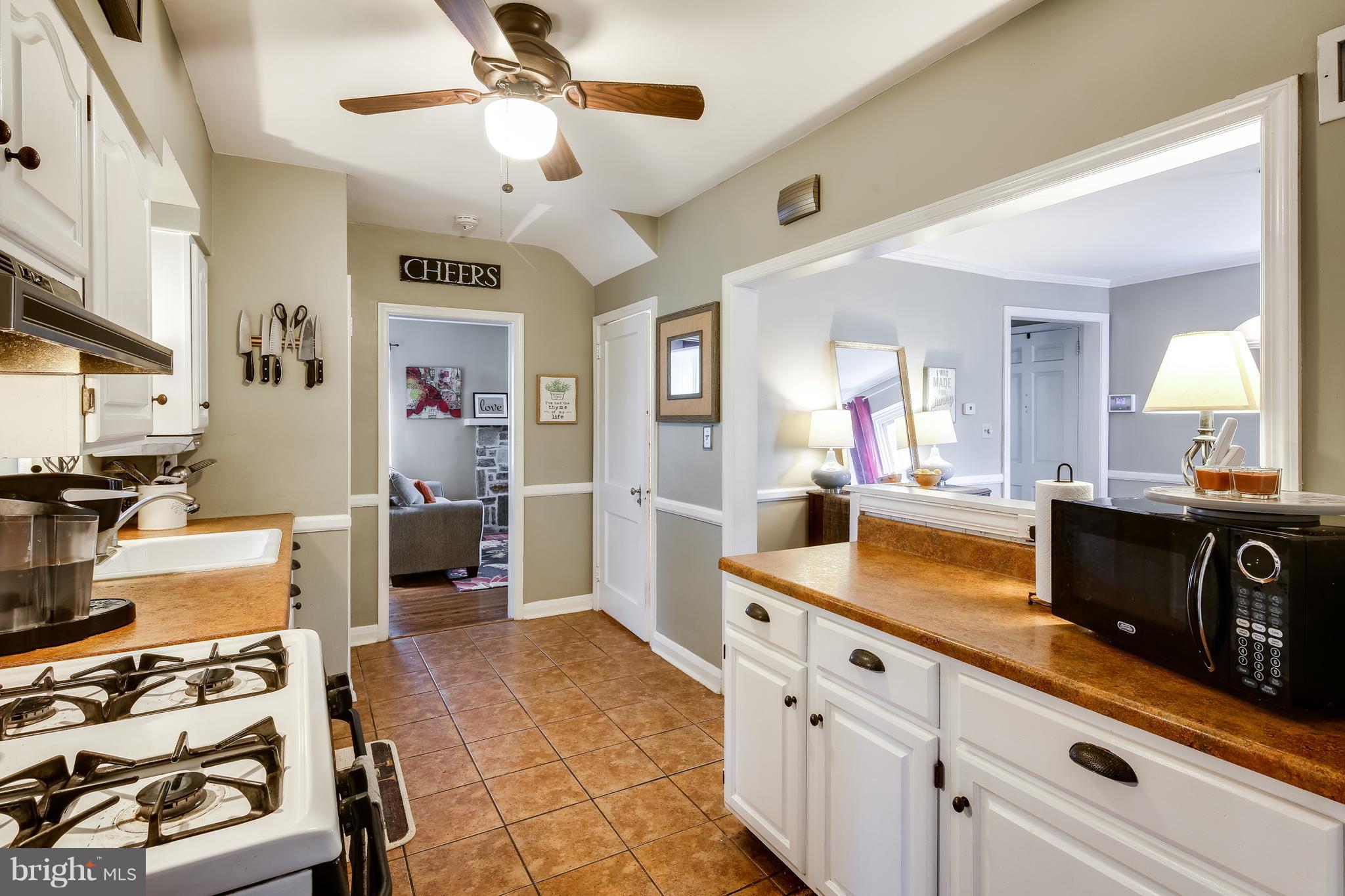14 Tanglewood Road Baltimore, MD 21228 - Photo 7 of 26 Kitchen opens to the dining room and Family Room!