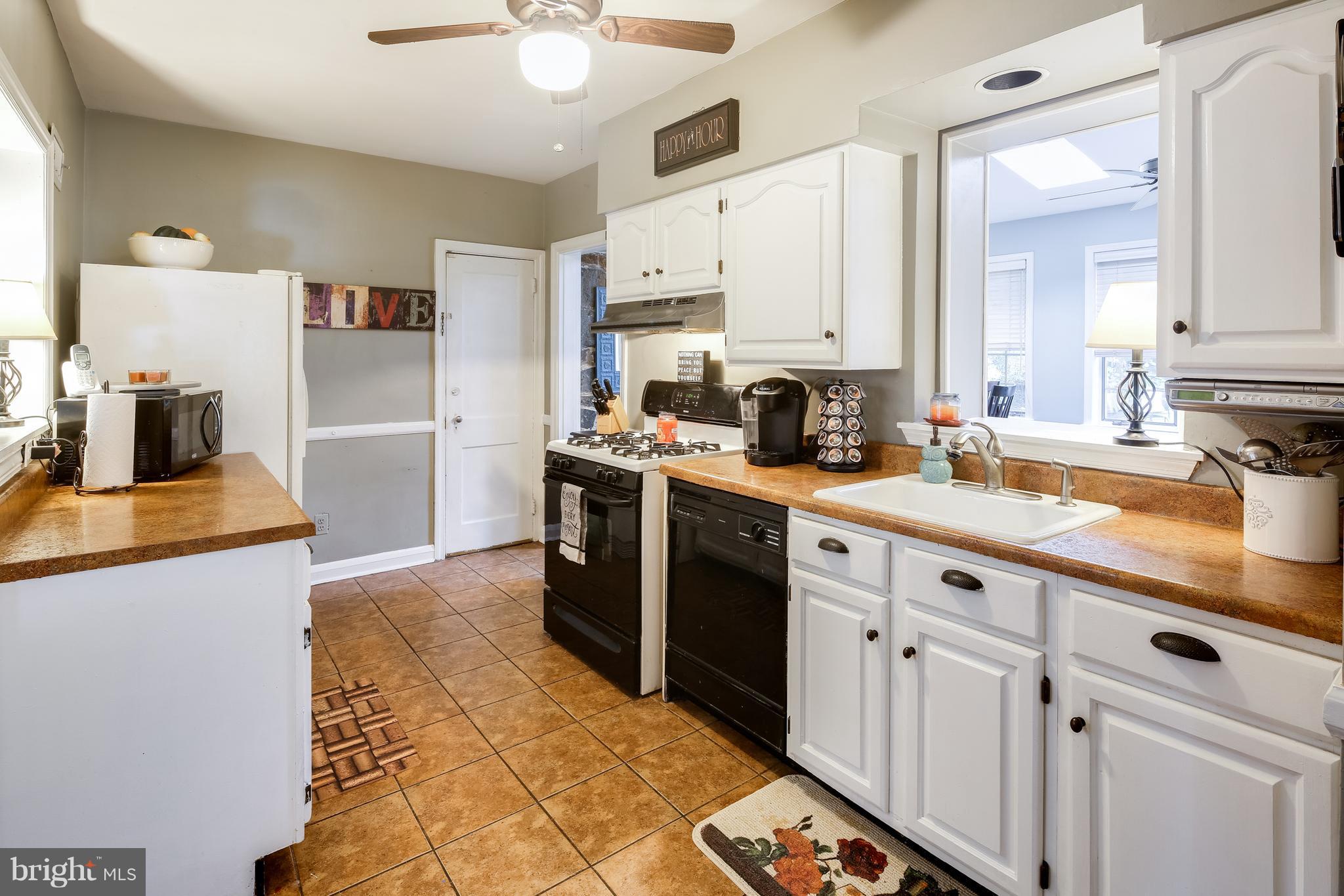 14 Tanglewood Road Baltimore, MD 21228 - Photo 8 of 26 Located in the heart of the home!