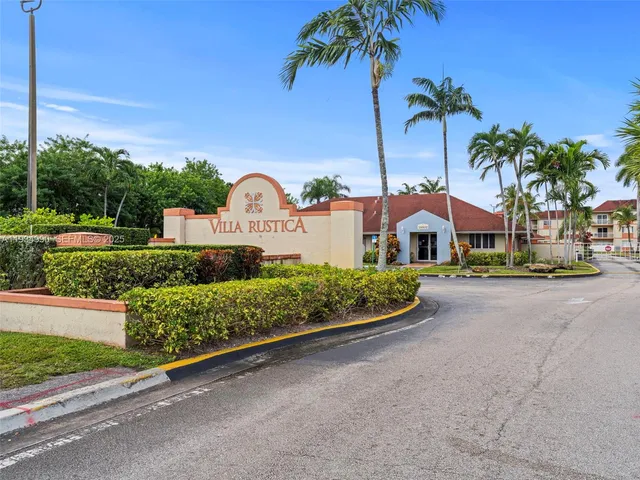 $2,700 | 18870 Northwest 57th Avenue, Unit 308, Hialeah, FL 33015