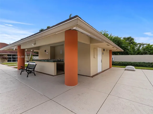 $2,700 | 18870 Northwest 57th Avenue, Unit 308, Hialeah, FL 33015