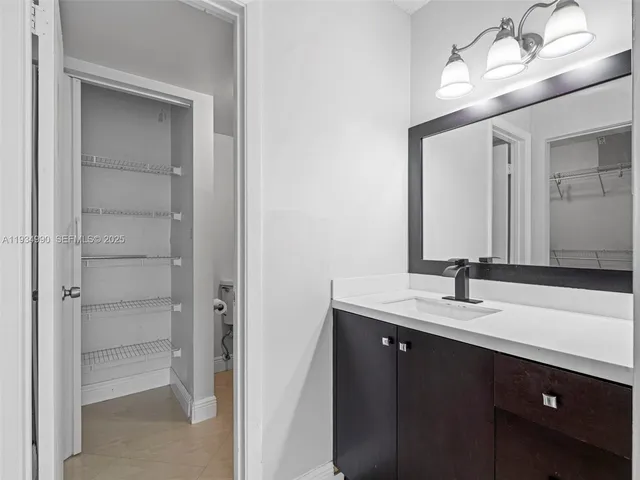 $2,700 | 18870 Northwest 57th Avenue, Unit 308, Hialeah, FL 33015