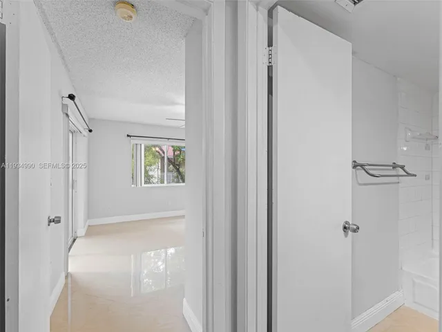 $2,700 | 18870 Northwest 57th Avenue, Unit 308, Hialeah, FL 33015