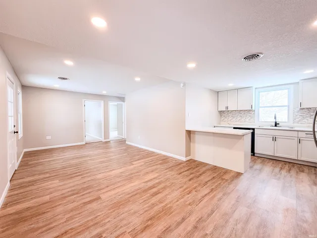 $309,900 | 286 East Whitley Street, Churubusco, IN 46723