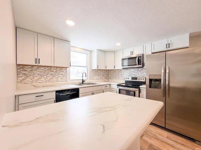 $309,900 | 286 East Whitley Street, Churubusco, IN 46723