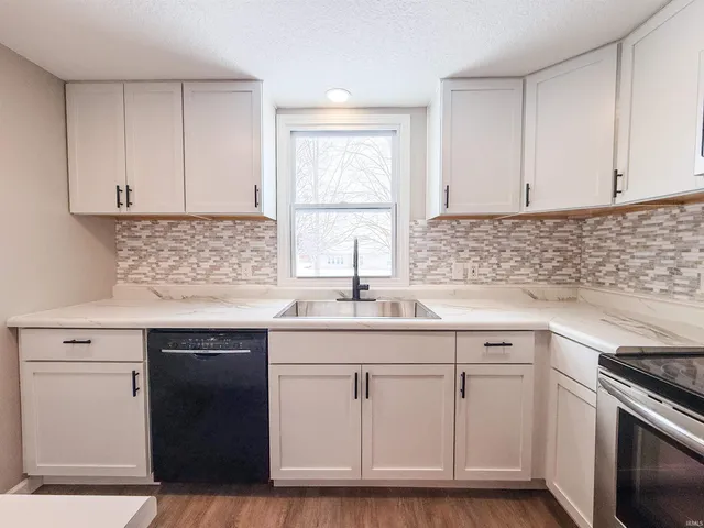 $309,900 | 286 East Whitley Street, Churubusco, IN 46723