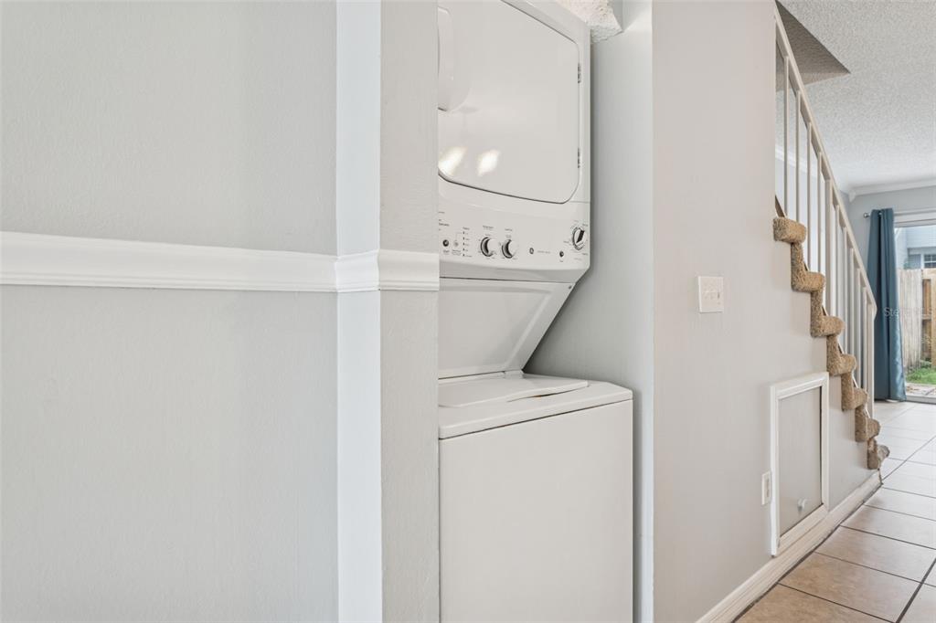 11356 Stratton Park Drive Temple Terrace, FL 33617 - Photo 21 of 25 a utility room with dryer and washer