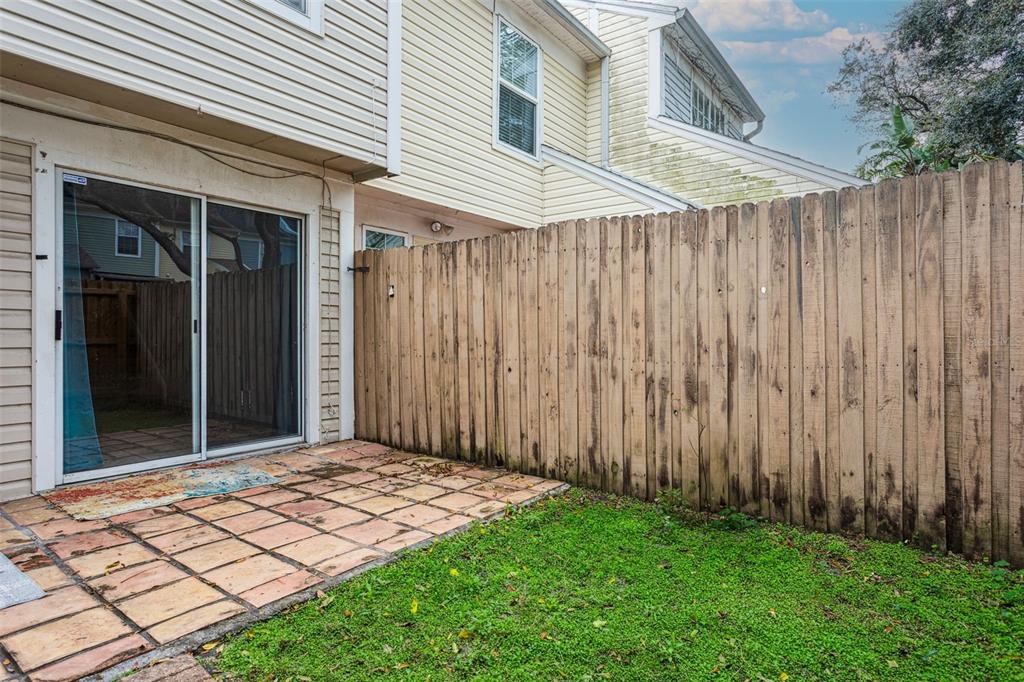 11356 Stratton Park Drive Temple Terrace, FL 33617 - Photo 23 of 25 a backyard of a house