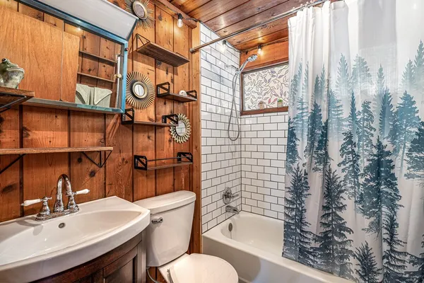 $225,000 | 439 Granny Squirrel Drive, Andrews, NC 28901