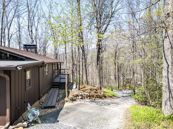 $225,000 | 439 Granny Squirrel Drive, Andrews, NC 28901