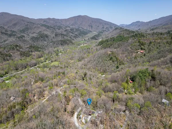 $225,000 | 439 Granny Squirrel Drive, Andrews, NC 28901