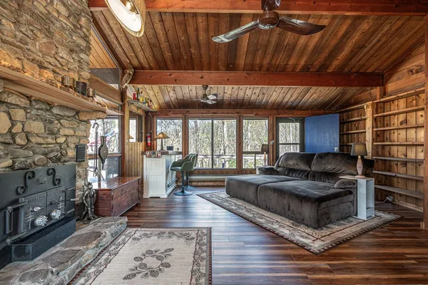 $225,000 | 439 Granny Squirrel Drive, Andrews, NC 28901