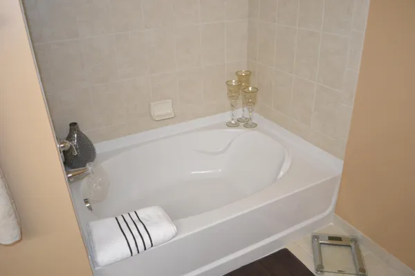 a view of a pathway along the building