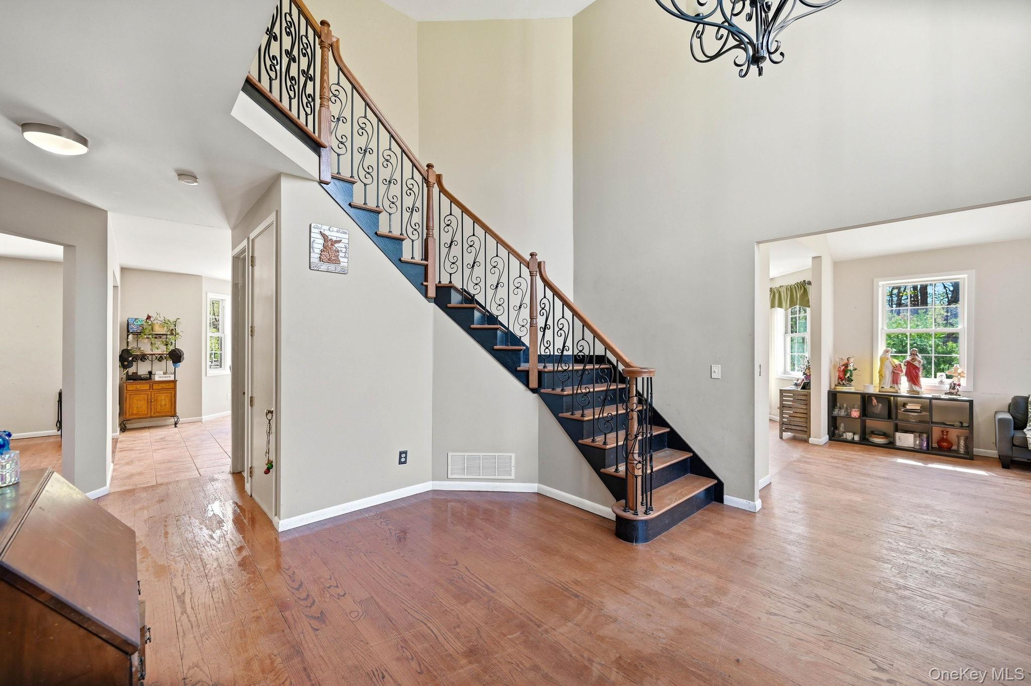 155 Alexander Road Monroe, NY 10950 - Photo 6 of 39