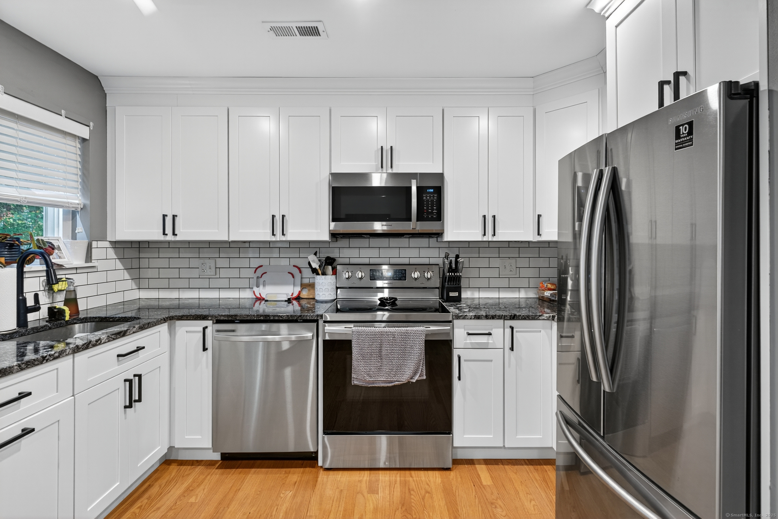 310 Boston Post Road, Unit 86 Waterford, CT 06385 - Photo 1 of 1 Stainless Steel Appliances