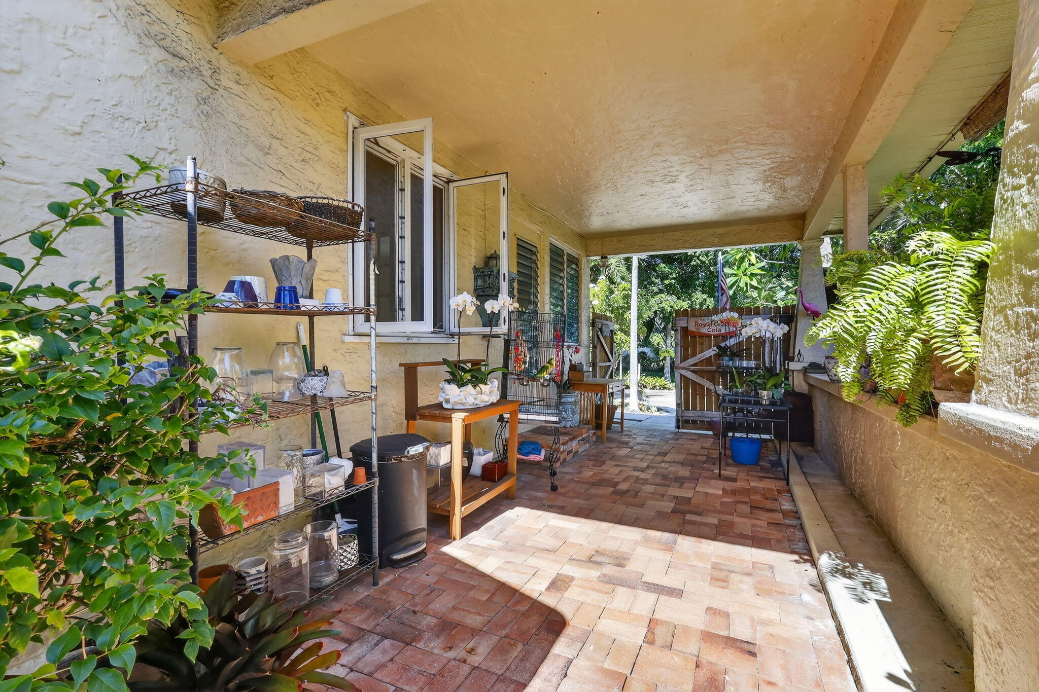 728 Avon Road West Palm Beach, FL 33401 - Photo 5 of 53 34-web-or-mls-_82A6041