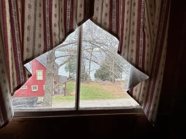 $575,000 | 104 North Winnimere Road, Greensboro, VT 05841