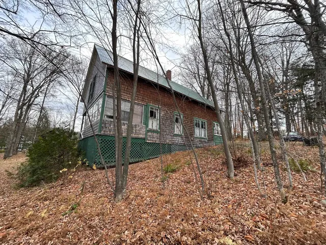 $575,000 | 104 North Winnimere Road, Greensboro, VT 05841