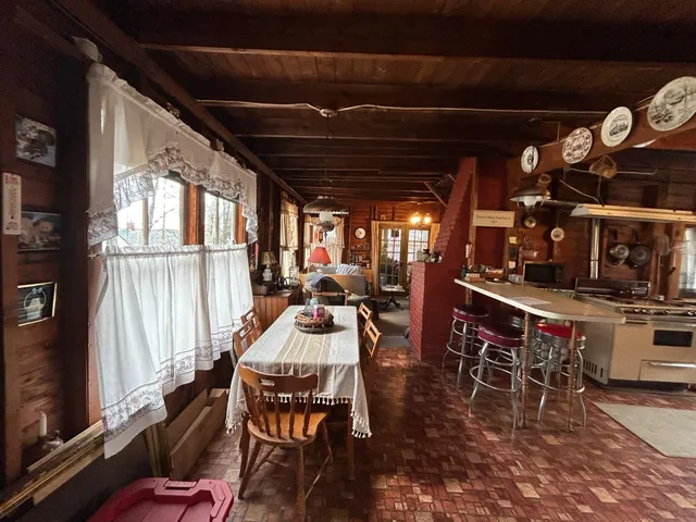 $575,000 | 104 North Winnimere Road, Greensboro, VT 05841