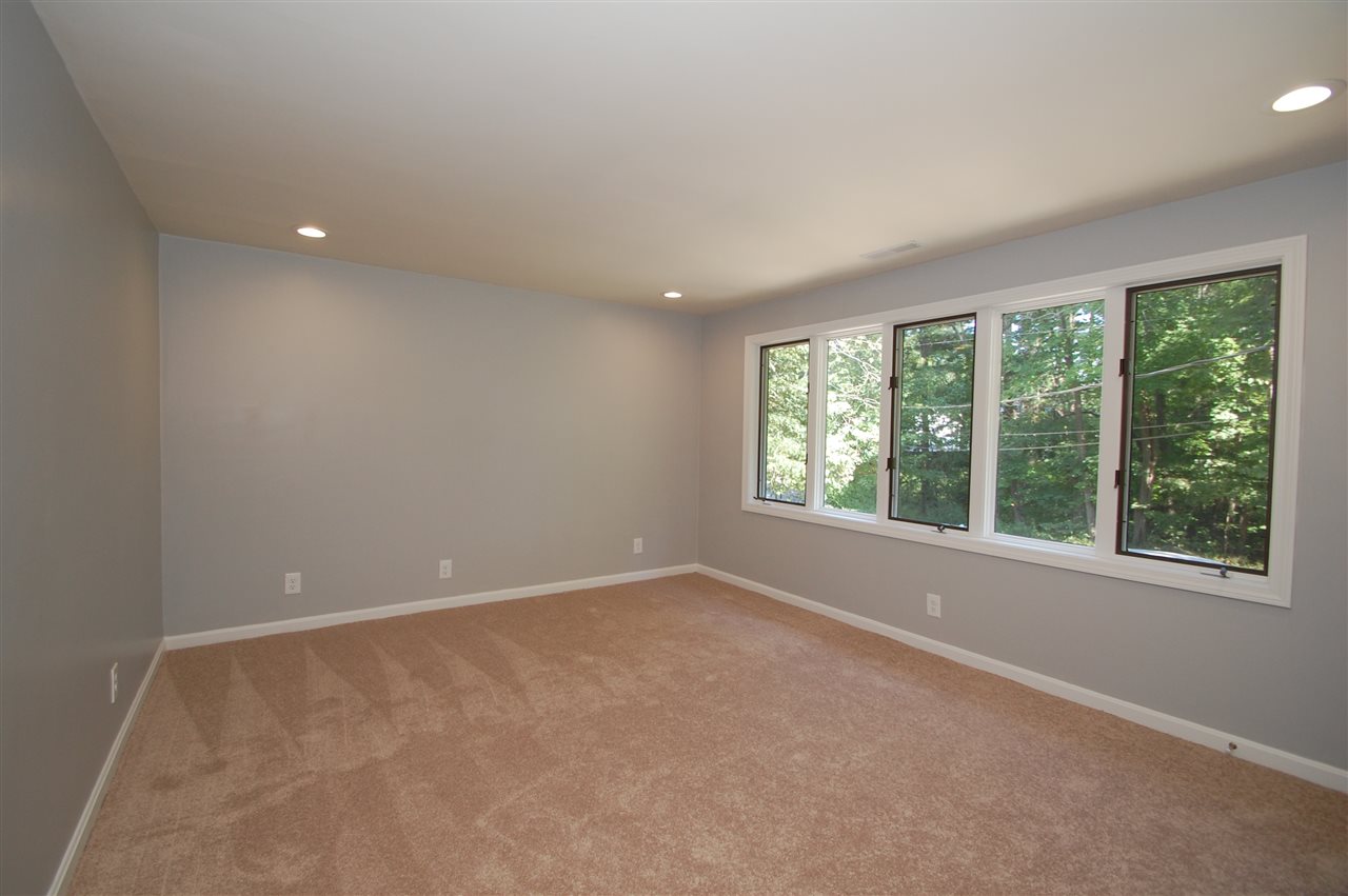 2 Beaver Road Derry, NH 03038 - Photo 8 of 27