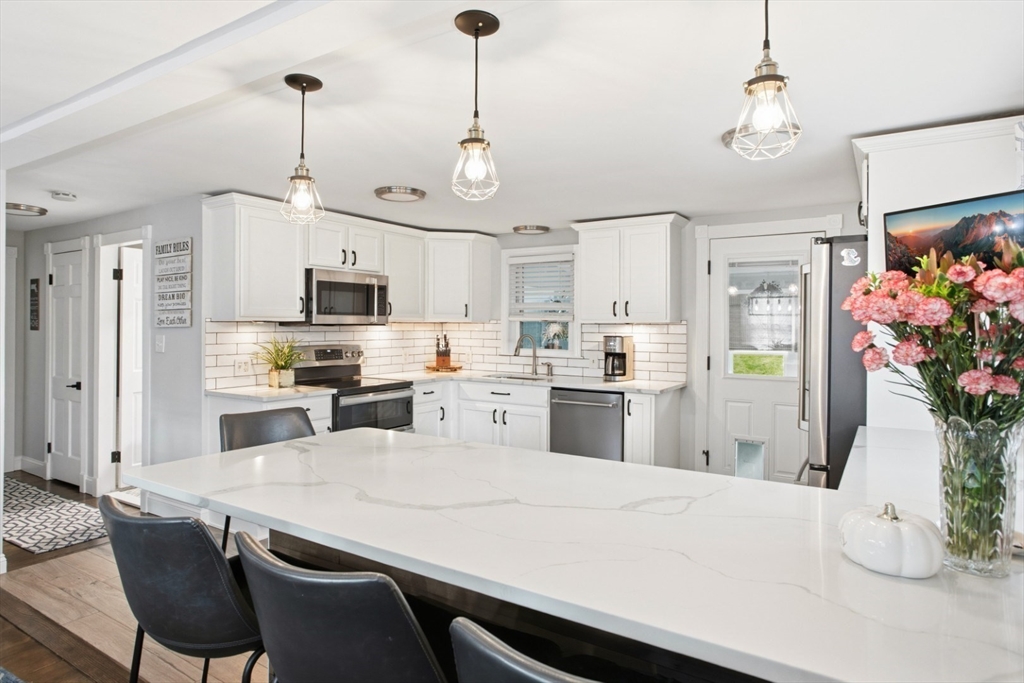 176 Marlborough Road Salem, MA 01970 - Photo 12 of 40