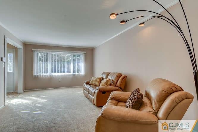 71 Deerfield Road East Brunswick, NJ 08816 - Photo 5 of 20 Gallery Image 5