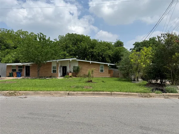 $2,199 | 300 West Covington Drive, Austin, TX 78753