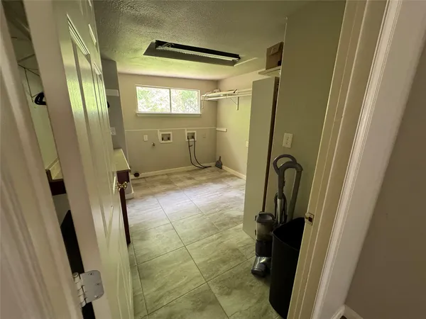 $2,199 | 300 West Covington Drive, Austin, TX 78753