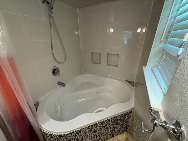 $2,199 | 300 West Covington Drive, Austin, TX 78753