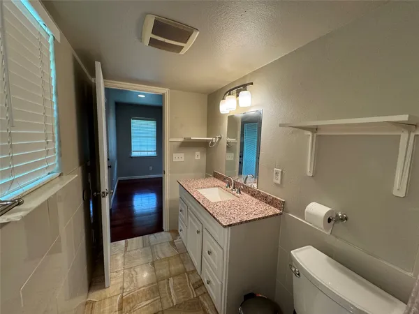 $2,199 | 300 West Covington Drive, Austin, TX 78753