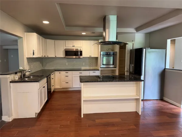$2,199 | 300 West Covington Drive, Austin, TX 78753