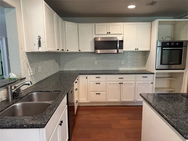 $2,199 | 300 West Covington Drive, Austin, TX 78753