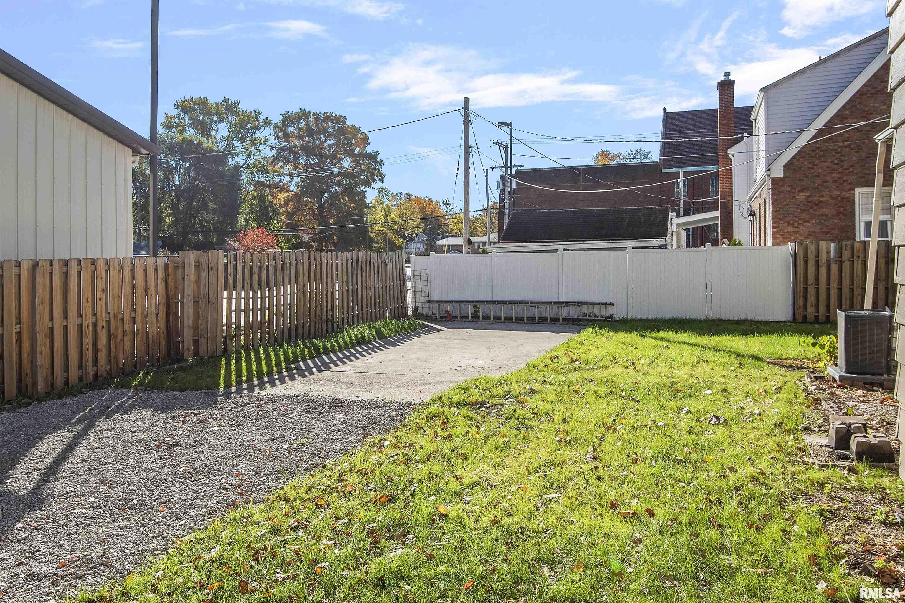1200 South Walnut Street Springfield, IL 62704 - Photo 28 of 32 Gallery Image 28