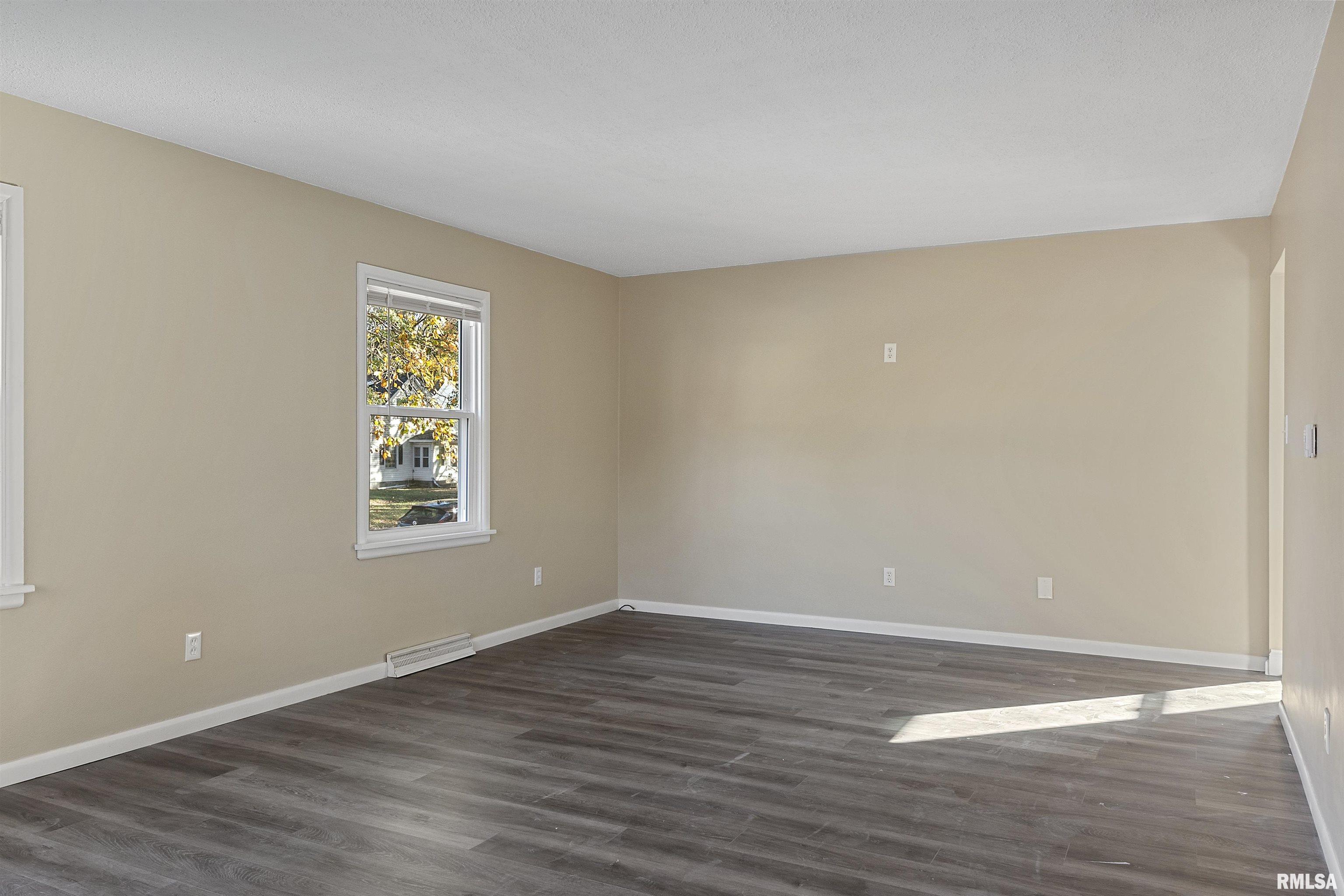 1200 South Walnut Street Springfield, IL 62704 - Photo 5 of 32 Gallery Image 5