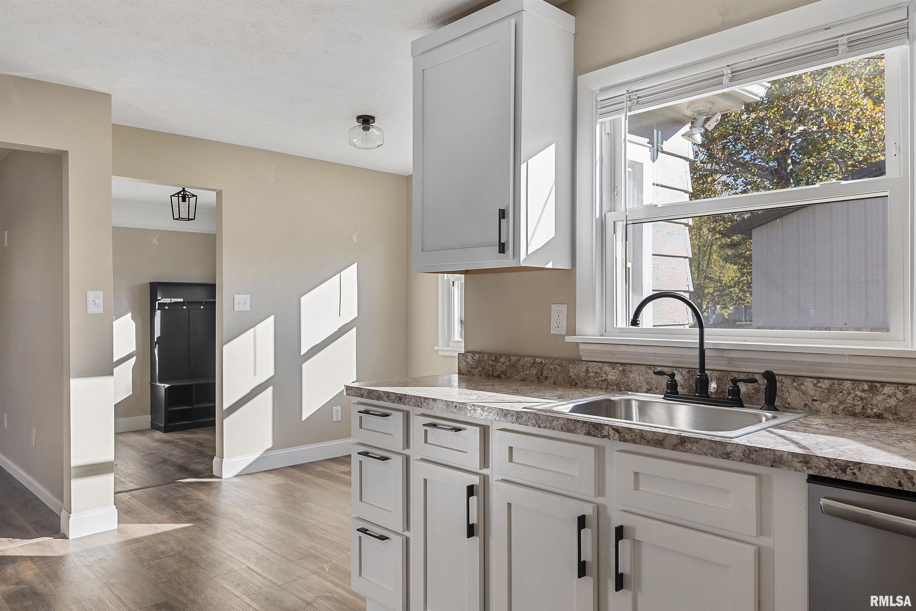 1200 South Walnut Street Springfield, IL 62704 - Photo 7 of 32 Gallery Image 7