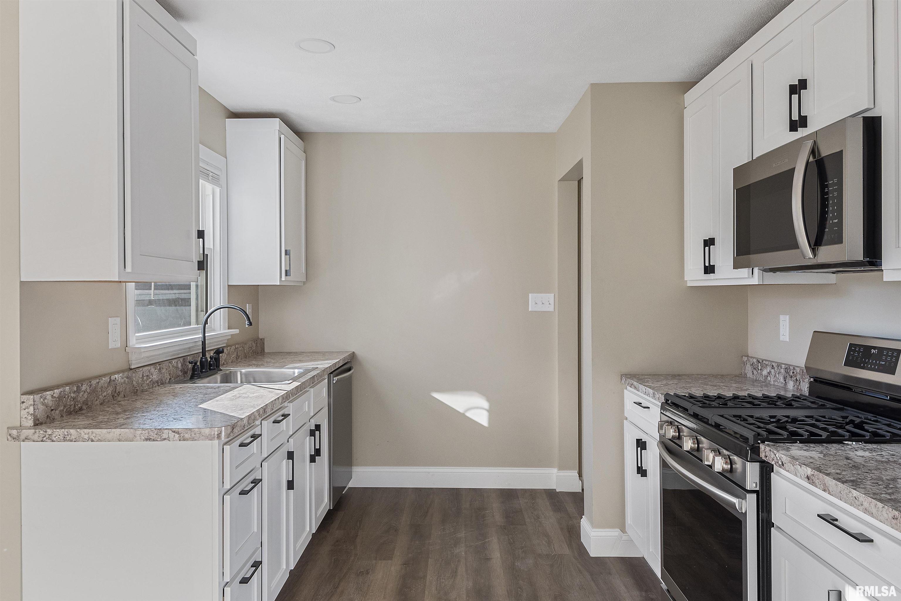 1200 South Walnut Street Springfield, IL 62704 - Photo 8 of 32 Gallery Image 8