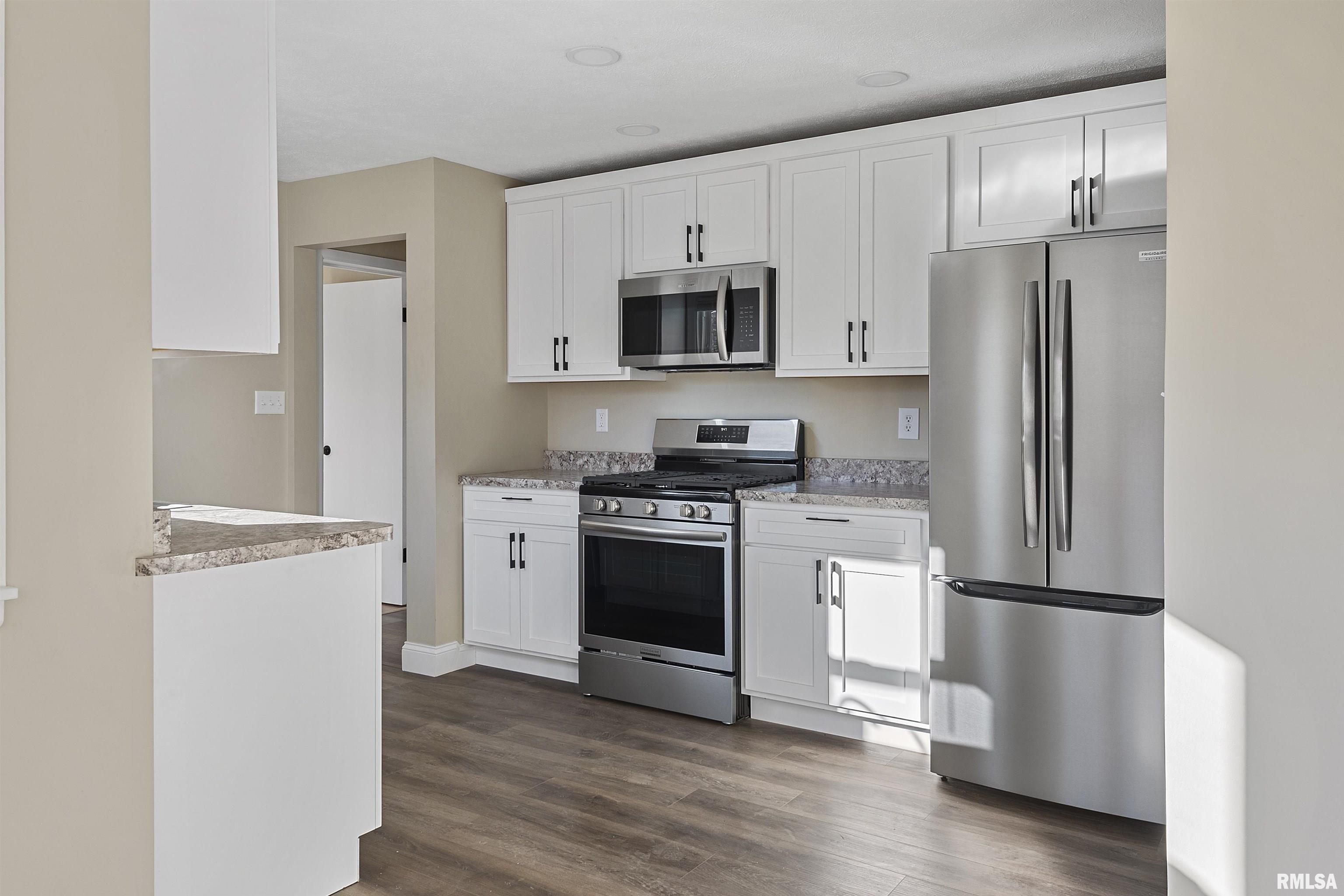 1200 South Walnut Street Springfield, IL 62704 - Photo 9 of 32 Gallery Image 9