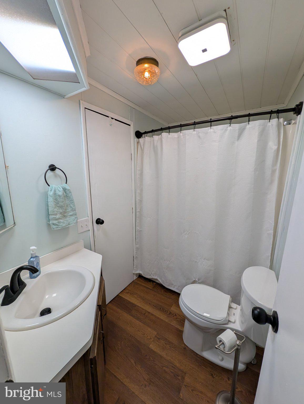 24625 Hollywood Road Hollywood, MD 20636 - Photo 33 of 42 Hall bath