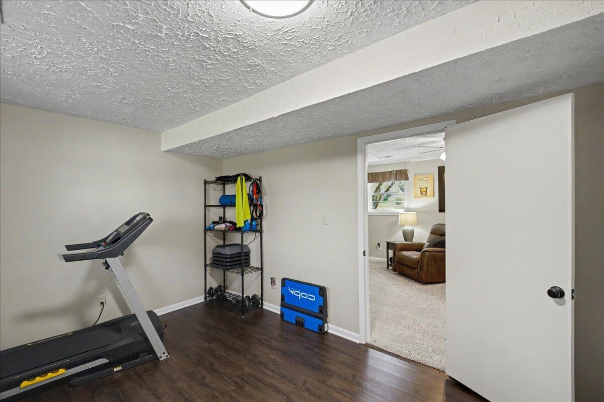 228 Holiday Road Winchester, KY 40391 - Photo 39 of 52 39-2-35