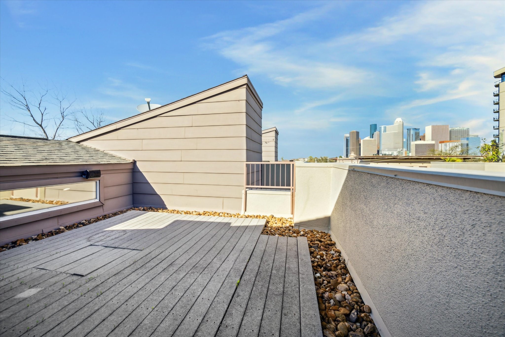 94 Drew Street, Unit C Houston, TX 77006 - Photo 24 of 29 Enjoy outdoor rooftop solo, or with friends.