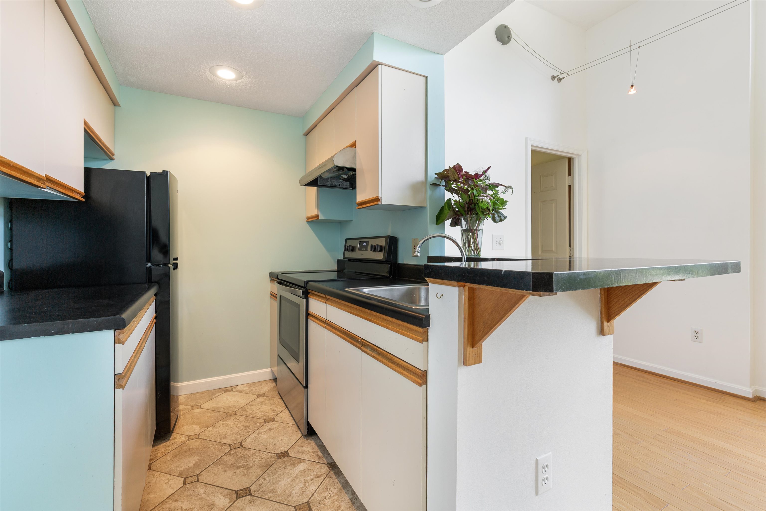 16 Hemlock Ridge Drive, Unit 204 Hartford, VT 05001 - Photo 6 of 19