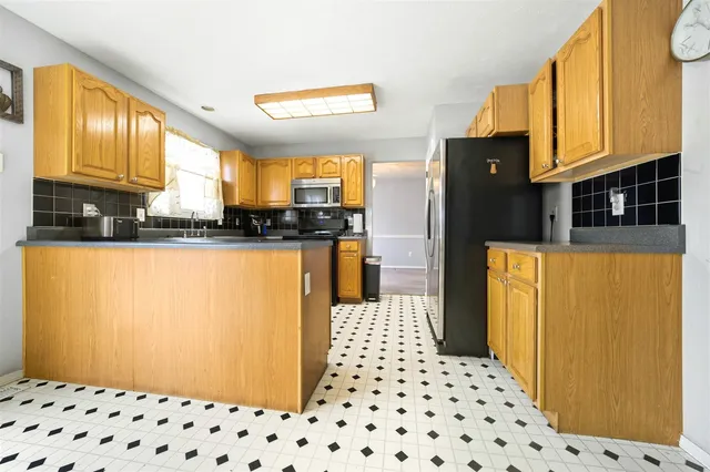 $355,000 | 7 Melrose Court, Bloomington, IL 61704