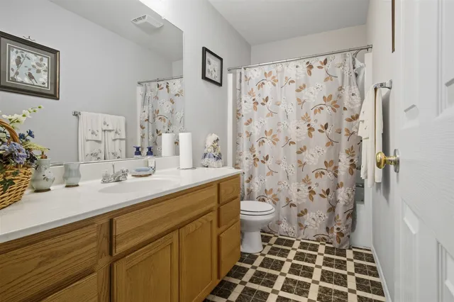 $355,000 | 7 Melrose Court, Bloomington, IL 61704