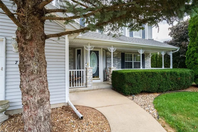 $355,000 | 7 Melrose Court, Bloomington, IL 61704